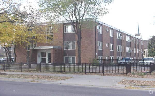 Building Photo - Zoom House