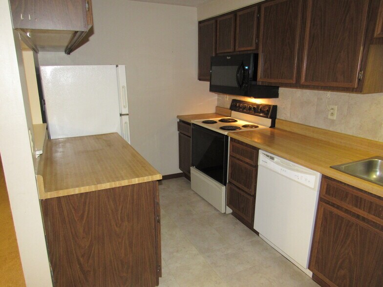 Building Photo - 27614 Evergreen Run