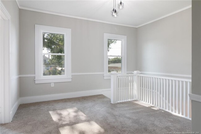 Building Photo - 708 N Cedar St