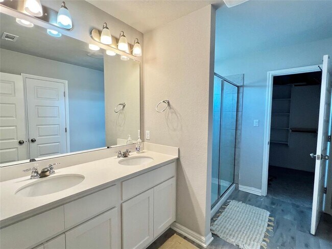 Building Photo - 2904 Sage Ranch Dr