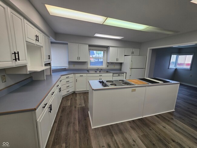 Building Photo - 3803 Biscayne Rd