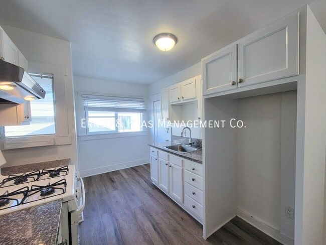Building Photo - 546 Lime Ave