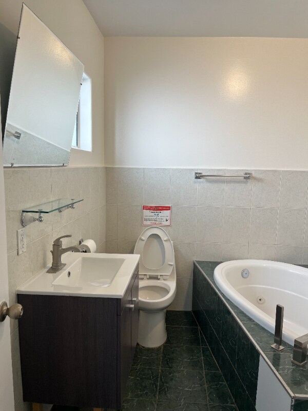 Building Photo - 6718 Simpson Ave