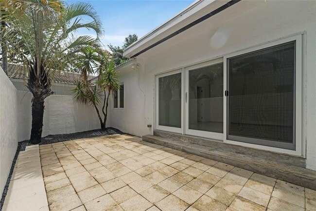 Building Photo - 2356 SW 16th Ave