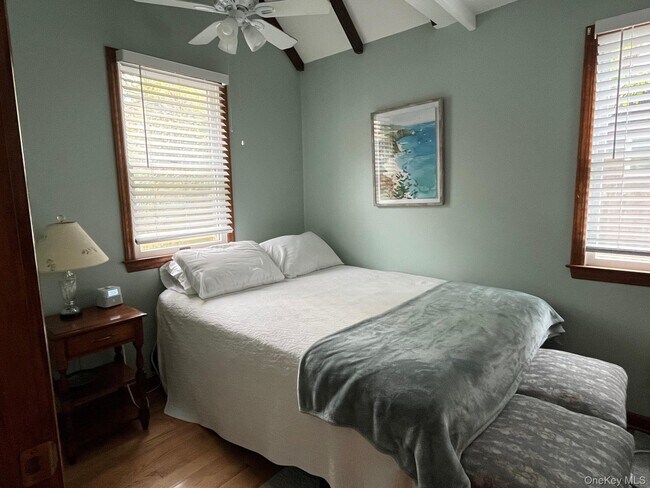 Building Photo - 896 Evergreen Walk