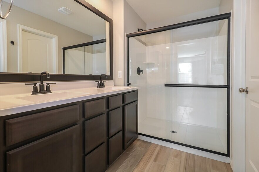 Building Photo - 25773 W Euclid Ave