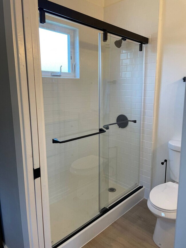 Building Photo - 198 Vía Del Sol