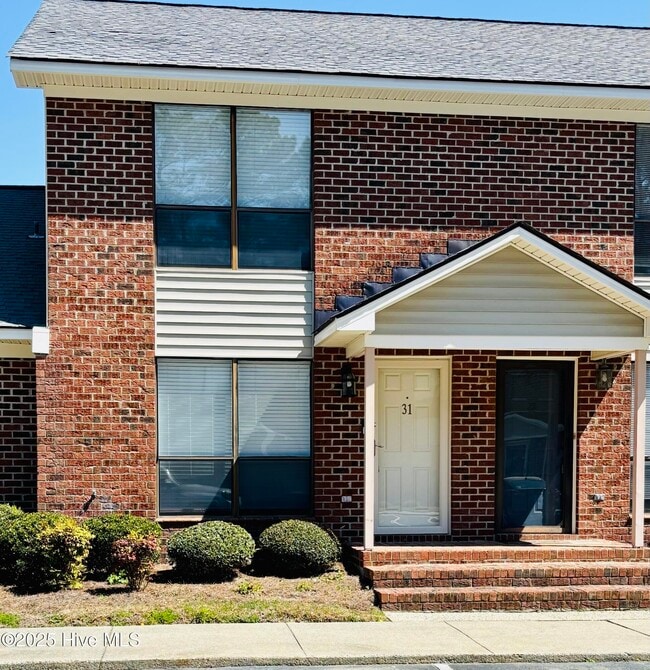 Building Photo - 31 Upton Ct Dr