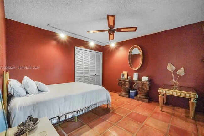 Building Photo - 6975 Bianchini Cir