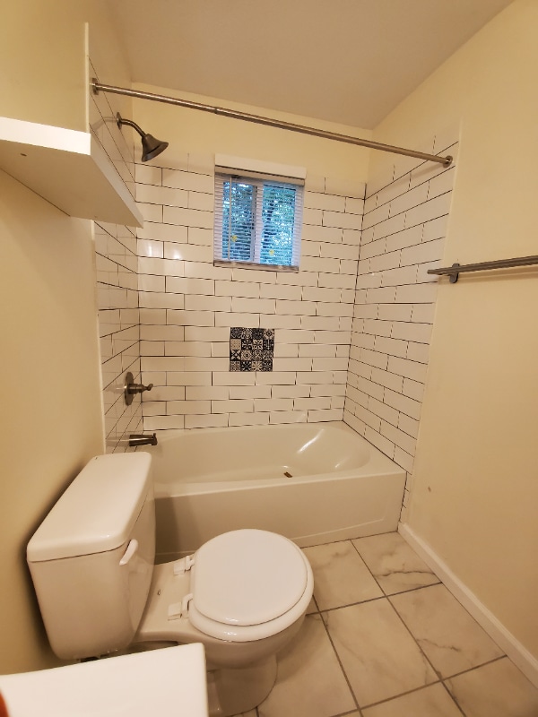 Building Photo - 2083 Maplewood Rd