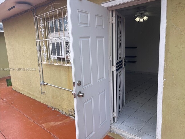 Building Photo - 4115 SW 108th Ave