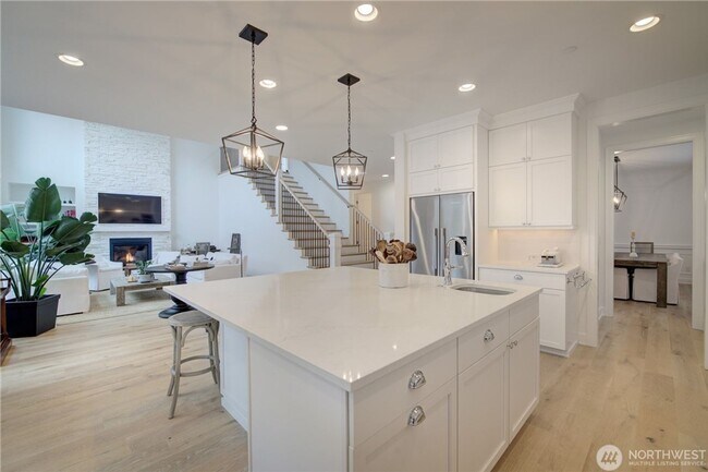 Building Photo - 5Bd/4.5Ba Sammamish House