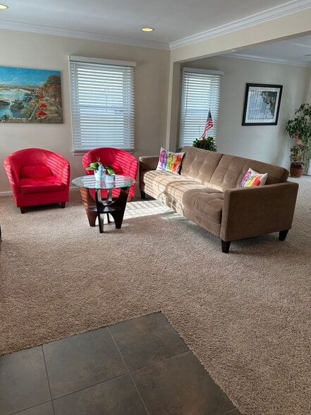 Building Photo - 14040 Labelle St