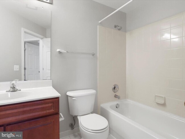Building Photo - 4815 Dashiell Pl