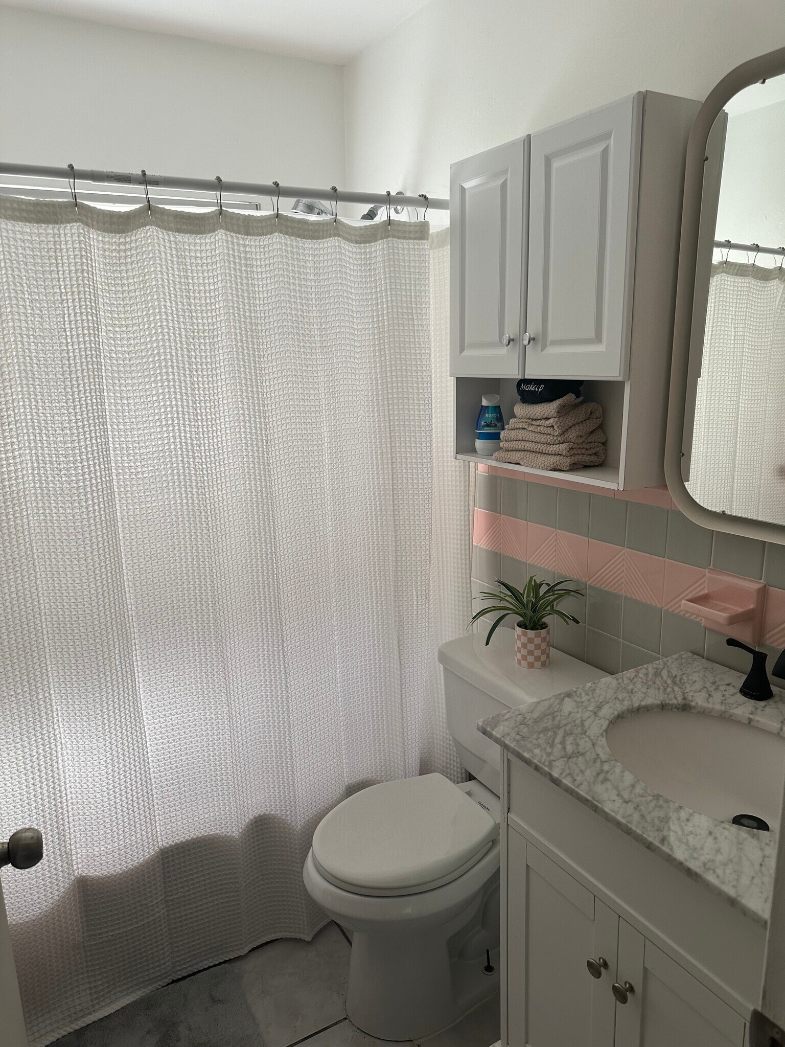 Building Photo - 412 73rd Ave