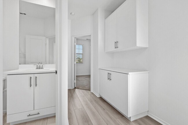 Building Photo - 4 bedroom - Pacific Ridge in Oceanside