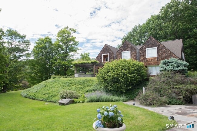 Building Photo - 15 Harrison St