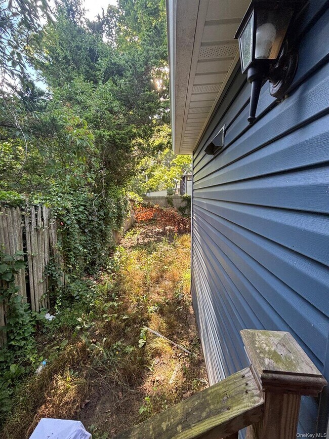 Building Photo - 141 Huguenot Dr