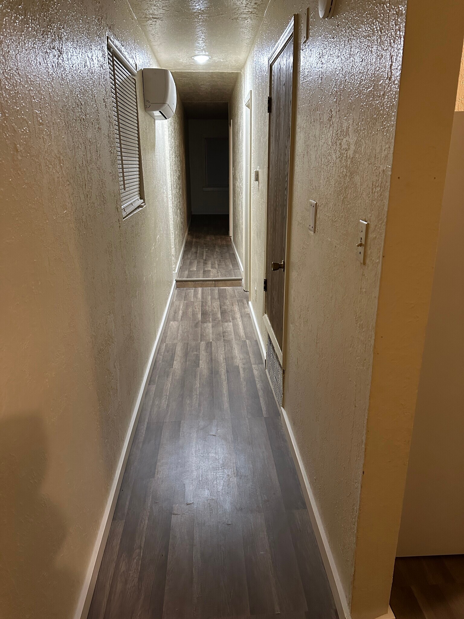 Building Photo - 2022 Isleta Blvd SW