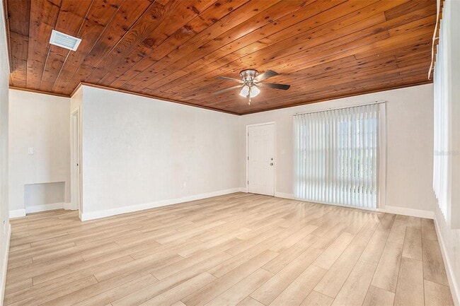 Building Photo - 5305 E Whiteway Dr