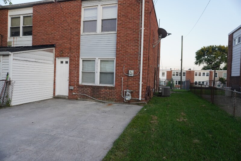Building Photo - 7936 Wynbrook Rd