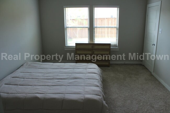 Building Photo - Modern 3-Bedroom Home in Prime Forney Loca...