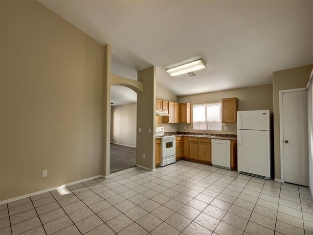 Building Photo - 6323 W Winslow Ave