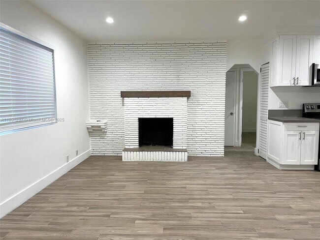 Building Photo - 1818 Sherman St