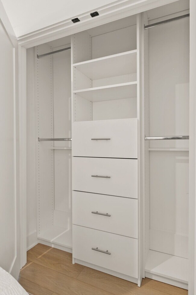 Building Photo - 1839 Gotham Ln NE