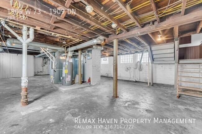 Building Photo - 1909 W 73rd St
