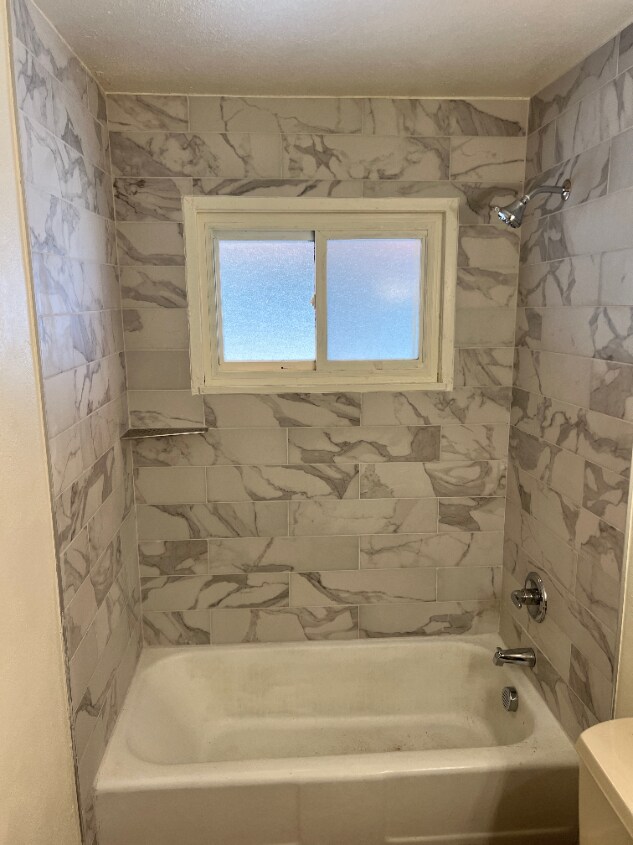 Building Photo - "Charming 3-Bed Retreat in Aurora!"