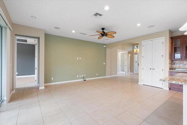 Building Photo - 12054 SW Bennington Cir