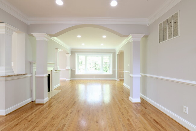 Building Photo - Welcome Home