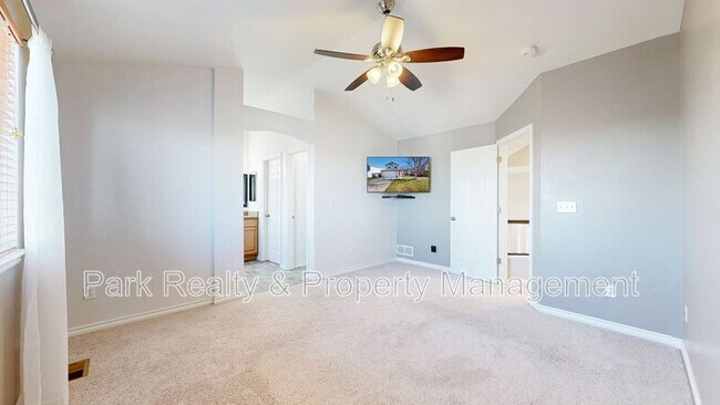 Building Photo - 8596 Bluegrass Cir