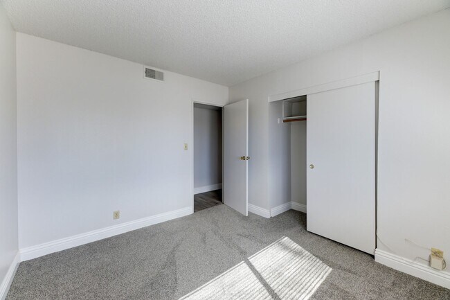 Building Photo - 4417 Berkley Ave