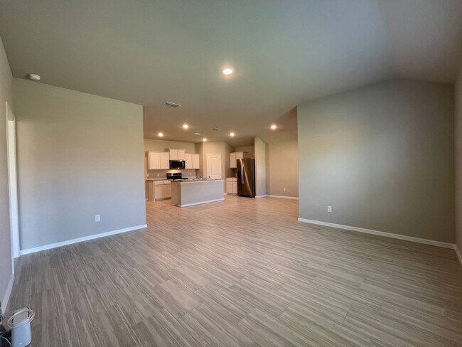 Building Photo - AVAILABLE NOW 4 BEDROOM 2 BATH NEW CONSTRU...
