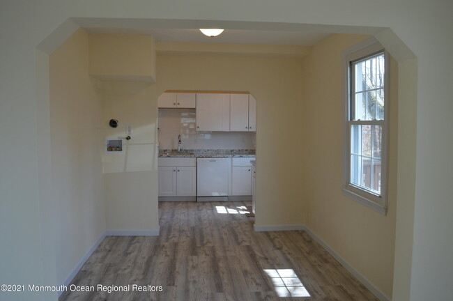 Building Photo - 186 S Park Ave