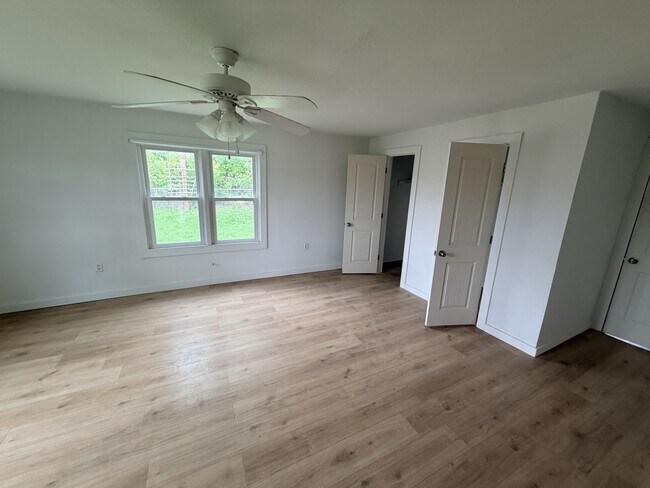 Building Photo - 421 N Archer St