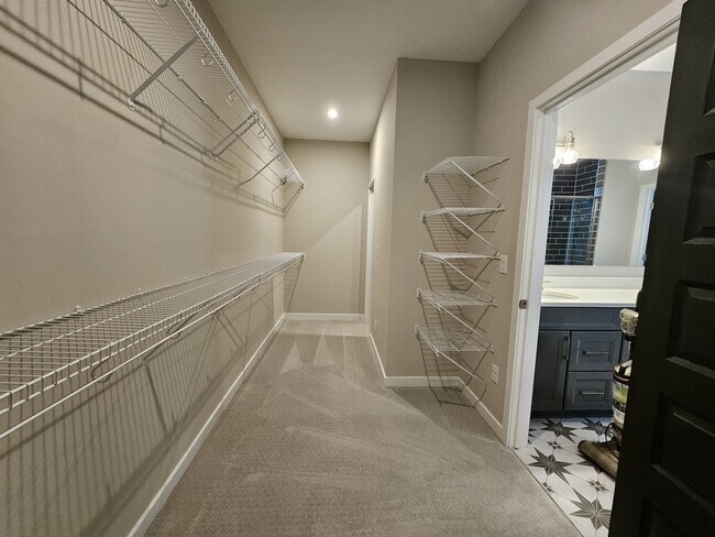 Building Photo - 228 Oakhurst Wy