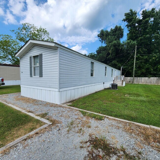 Building Photo - 1004 10th St