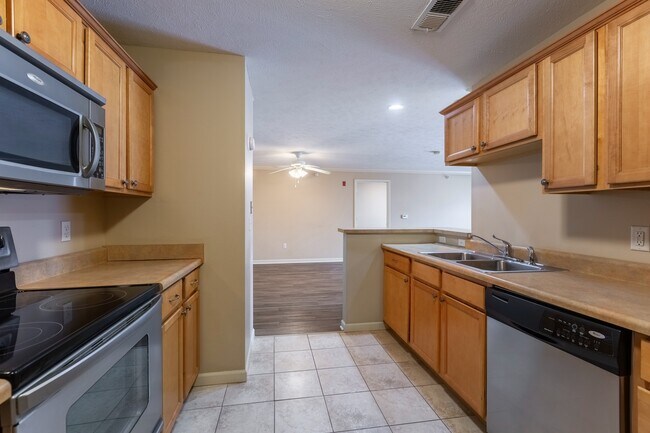 Floorplan - Square 131 - 4880 - 12 Plex