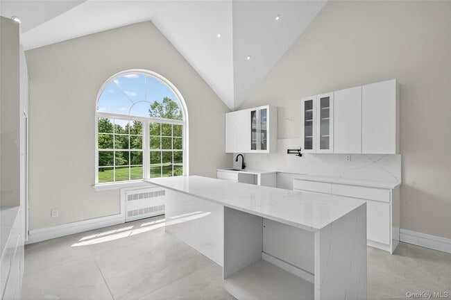 Building Photo - 18 Fordham Ln