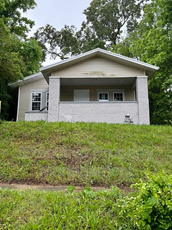 Building Photo - 513 Oak Pl