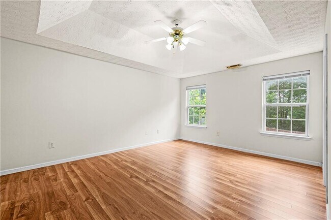 Building Photo - 3740 Crescent Walk Ln NE