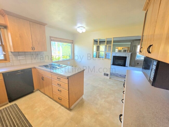 Building Photo - 4526 NE 77th Ave