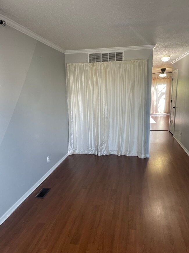 Building Photo - Townhouse for rent 2 bed 1.5 bath Castle Rock Co