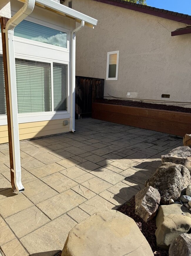 Building Photo - 290 Riverwood Cir