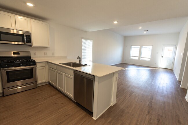 Building Photo - 27006 Breakaway Ln