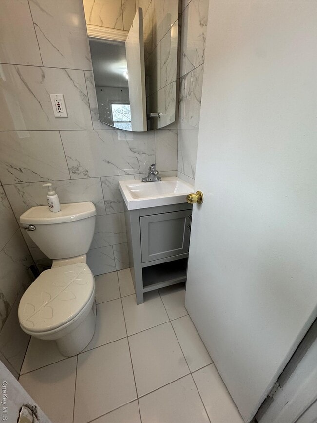 Building Photo - 144-05 21st Ave