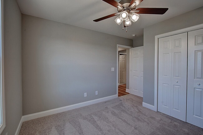 Building Photo - 330 Pauline Ingle Dr